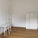 Schicke Monteurunterkunft In Mit Drei Wohneinheiten *