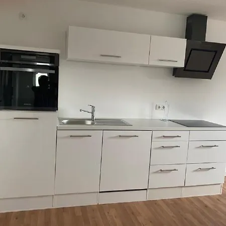 Apartment Schicke Monteurunterkunft In Mit Drei Wohneinheiten *