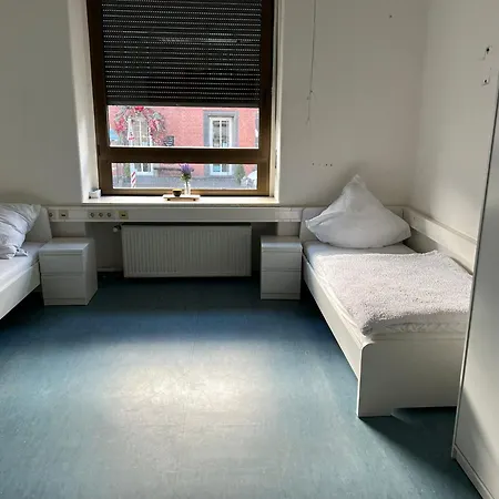 Schicke Monteurunterkunft In Mit Drei Wohneinheiten Apartment