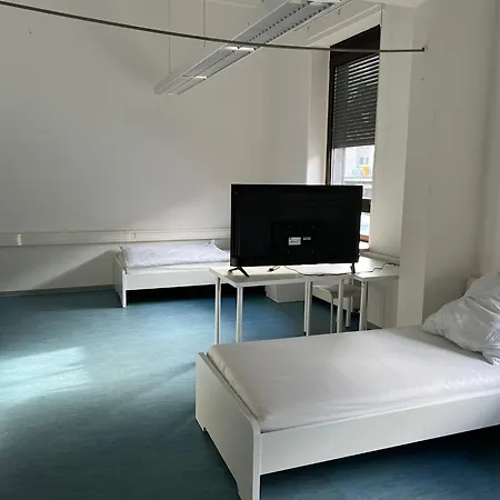 Apartment Schicke Monteurunterkunft In Mit Drei Wohneinheiten *