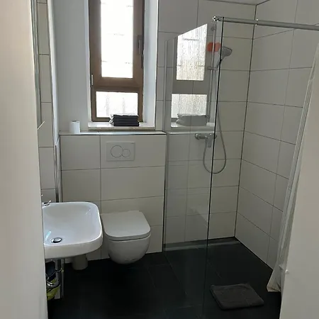 Schicke Monteurunterkunft In Mit Drei Wohneinheiten *