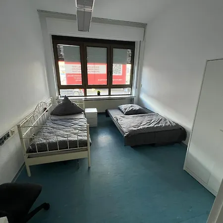 Schicke Monteurunterkunft In Mit Drei Wohneinheiten Apartment