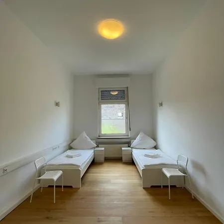 Apartment Schicke Monteurunterkunft In Mit Drei Wohneinheiten Mendig