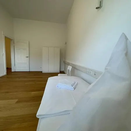 Schicke Monteurunterkunft In Mit Drei Wohneinheiten Apartment Mendig