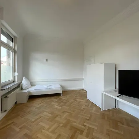 Appartement Schicke Monteurunterkunft In Mit Drei Wohneinheiten *