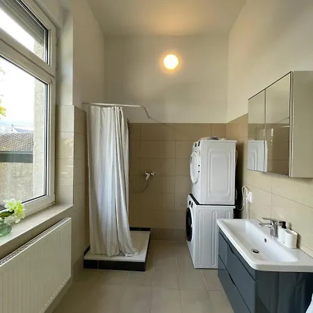 Schicke Monteurunterkunft In Mit Drei Wohneinheiten Apartment
