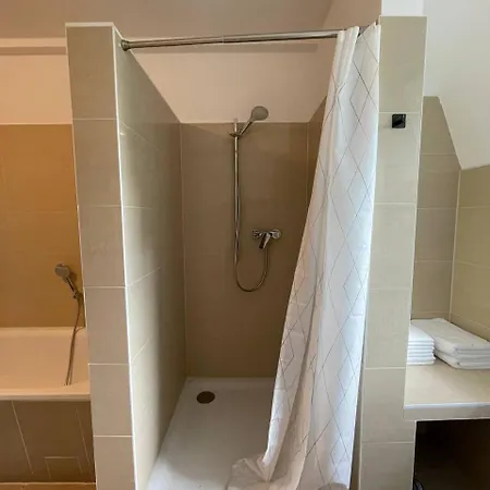 Appartement Schicke Monteurunterkunft In Mit Drei Wohneinheiten Mendig