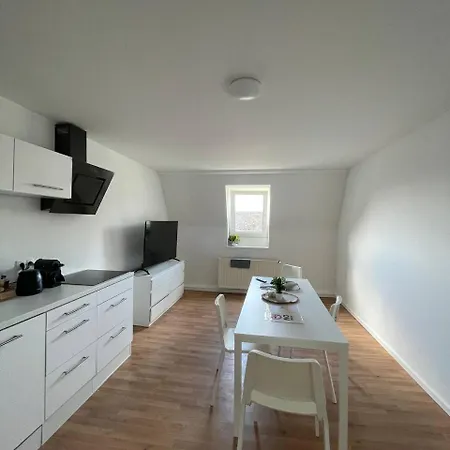 Schicke Monteurunterkunft In Mit Drei Wohneinheiten *