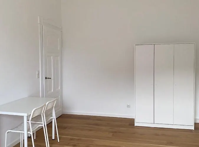 Schicke Monteurunterkunft In Mit Drei Wohneinheiten *