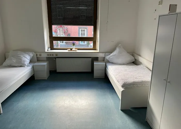 Schicke Monteurunterkunft In Mit Drei Wohneinheiten Apartamento