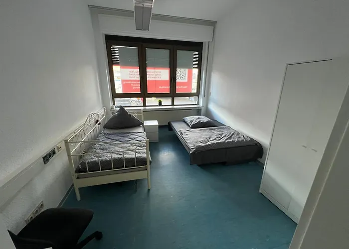 Schicke Monteurunterkunft In Mit Drei Wohneinheiten Apartamento