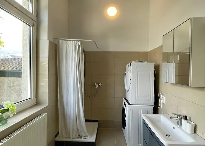 Schicke Monteurunterkunft In Mit Drei Wohneinheiten Apartamento