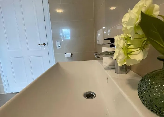 Schicke Monteurunterkunft In Mit Drei Wohneinheiten Apartamento Mendig